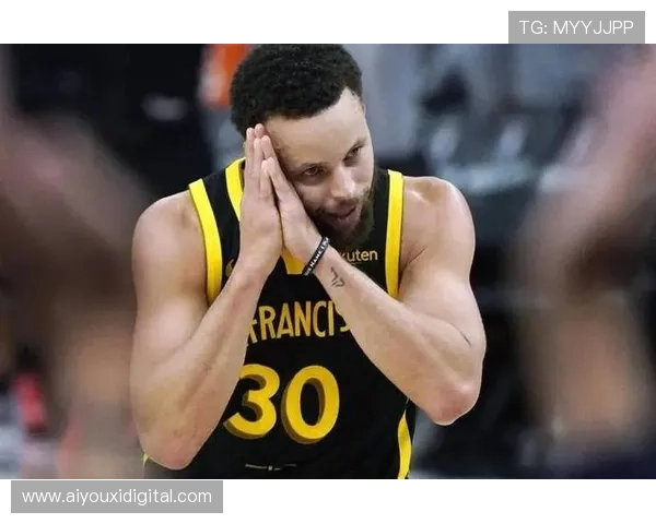 勇士减少库里持球压力，更多无球跑动激活替补得分